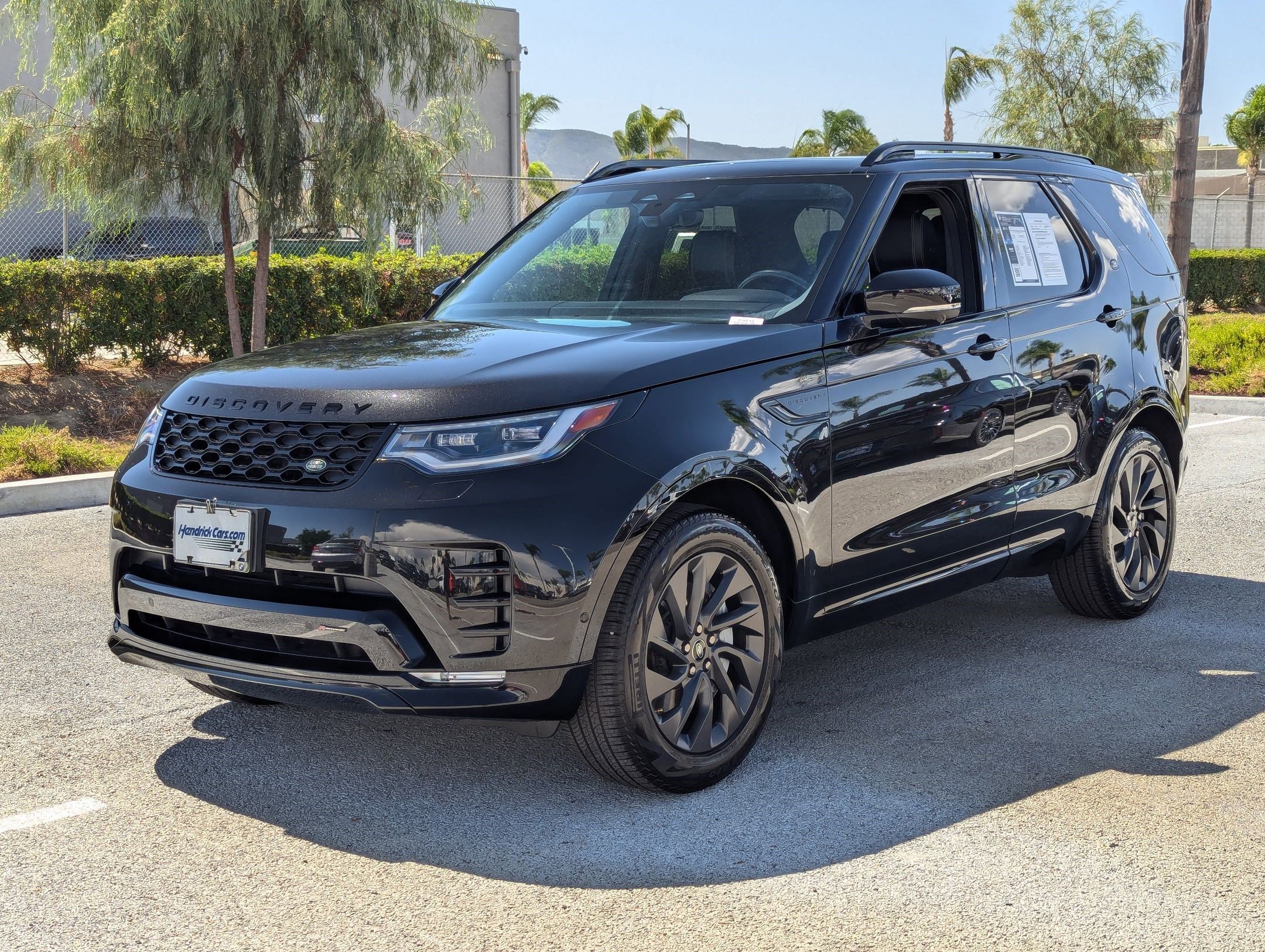 Used 2023 Land Rover Discovery S R-Dynamic image 5