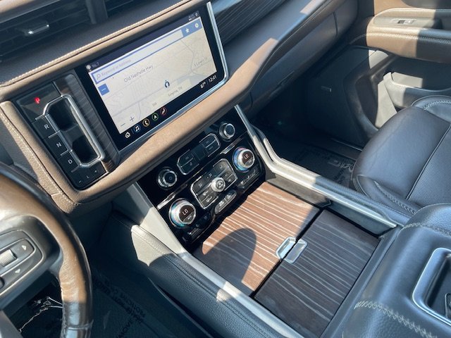 Used 2021 GMC Yukon XL Denali w/ Denali Premium Package image 34