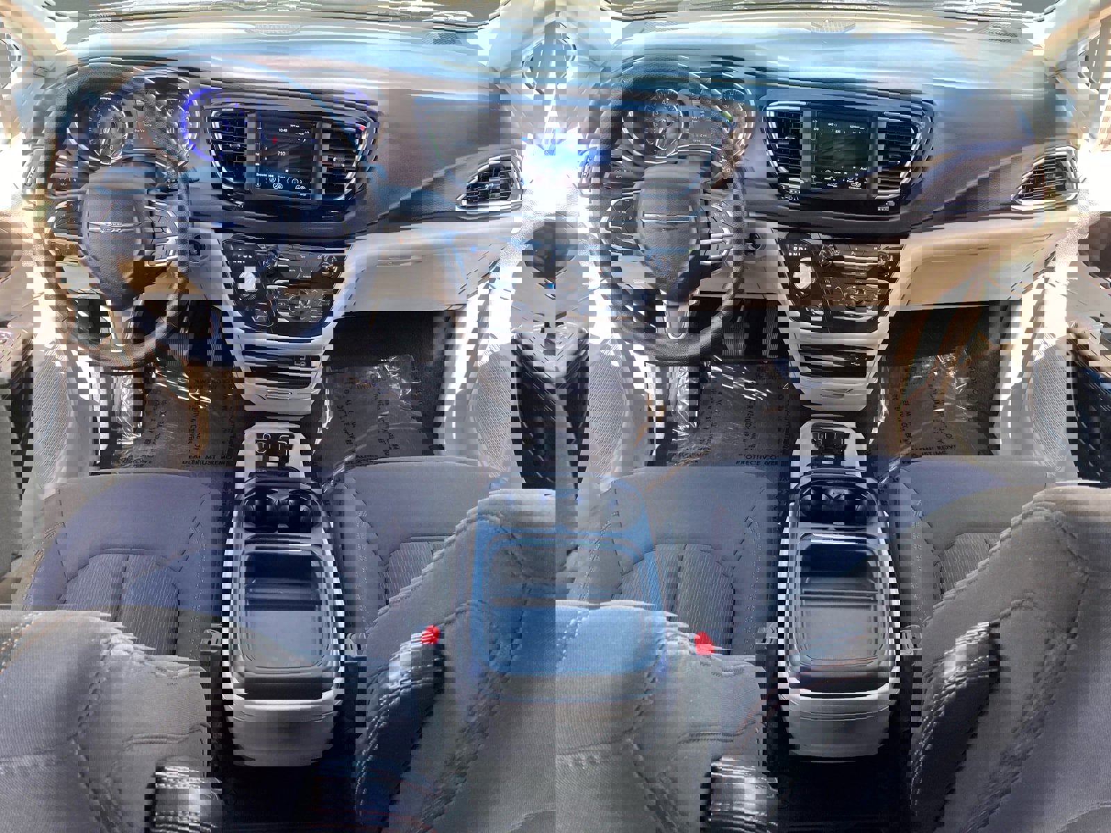 Used 2019 Chrysler Pacifica Touring Plus w/ Tire & Wheel Group image 10