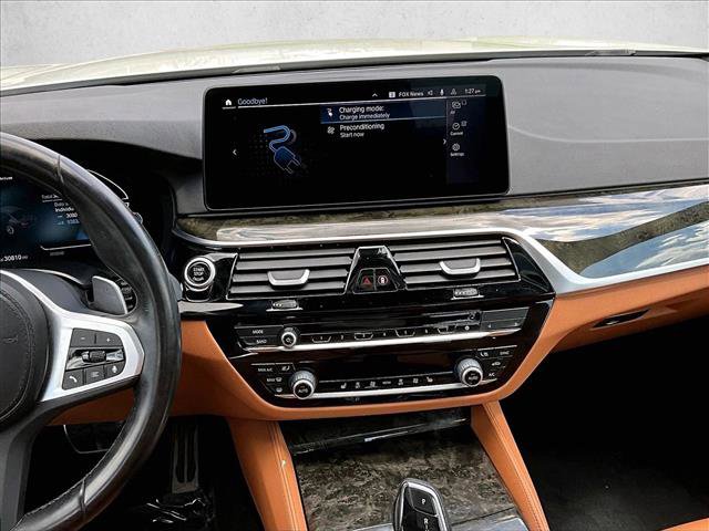 Used 2023 BMW 530e w/ M Sport Package image 8