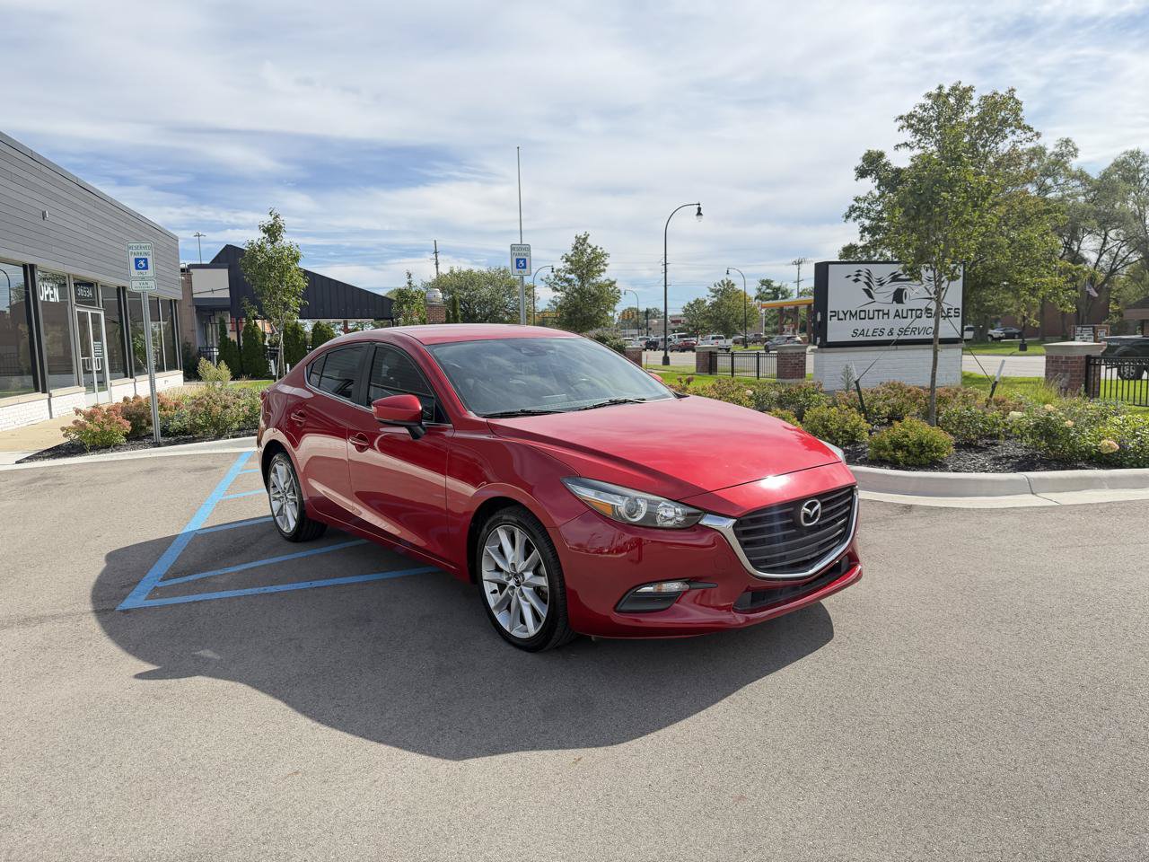 Used 2017 MAZDA MAZDA3 Touring FWD image 3