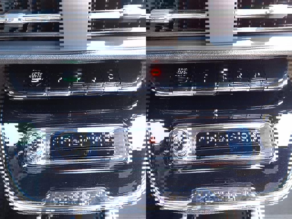 New 2023 Lincoln Corsair Reserve w/ Equipment Group 202A image 43