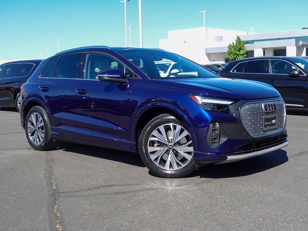 Used 2023 Audi Q4 e-tron Premium w/ Convenience Package image 4
