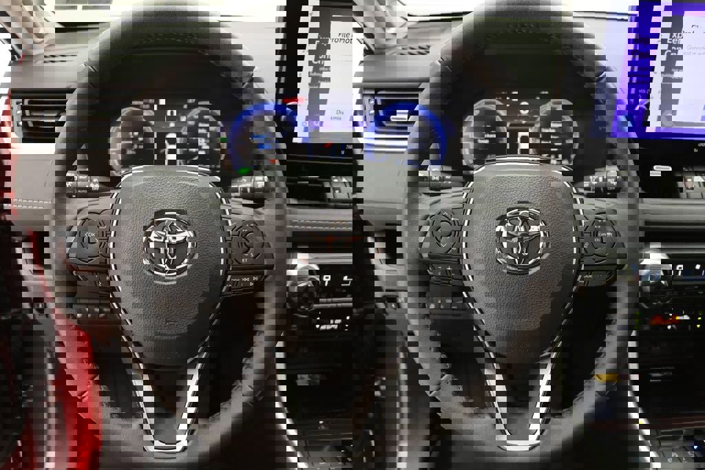 Used 2023 Toyota RAV4 Limited image 17