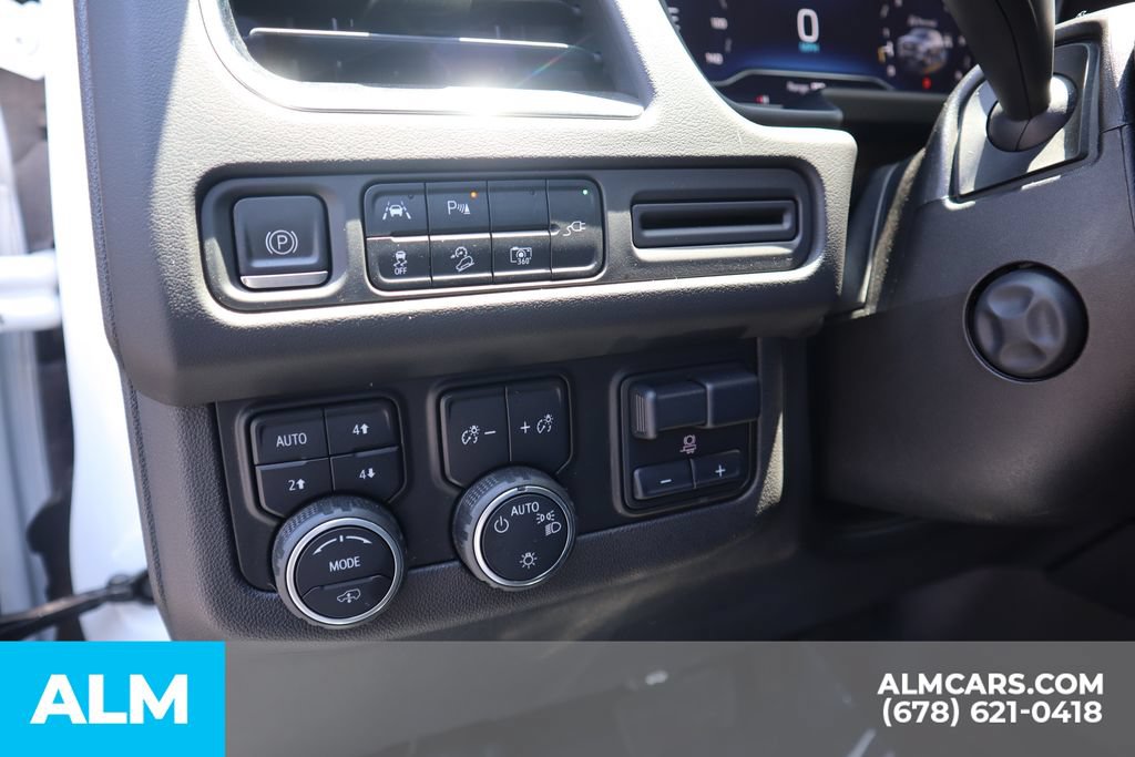Used 2022 Chevrolet Tahoe Z71 w/ Z71 Off-Road Package AWD/4WD image 12