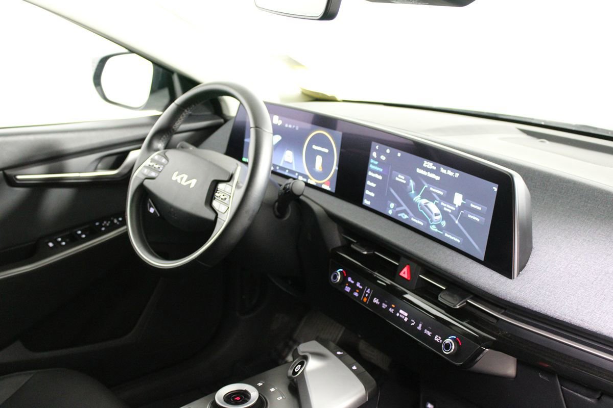 Used 2024 Kia EV6 Light RWD image 16