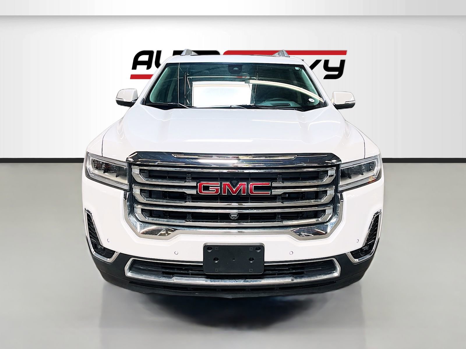 Used 2022 GMC Acadia SLT w/ Technology Package image 2