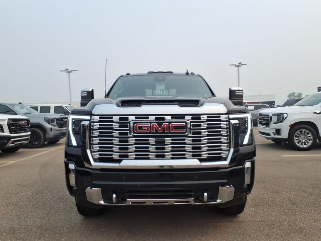 Used 2024 GMC Sierra 2500 Denali w/ Denali Reserve Package AWD/4WD image 2