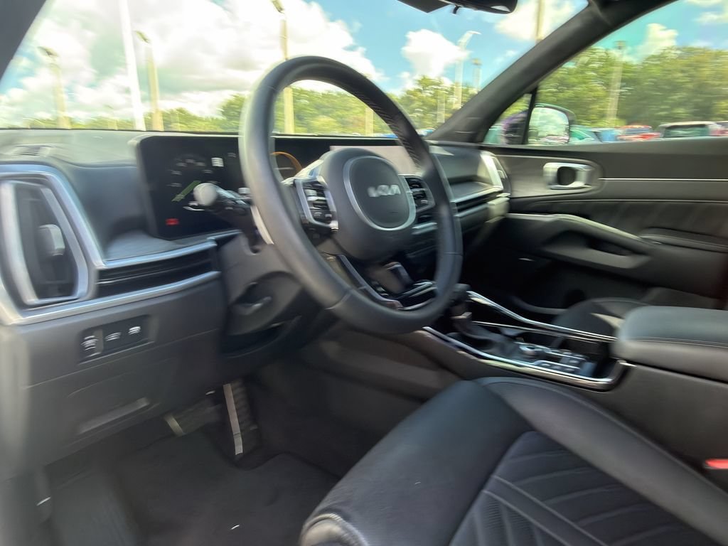 Certified 2025 Kia Sorento SX Prestige AWD/4WD image 24