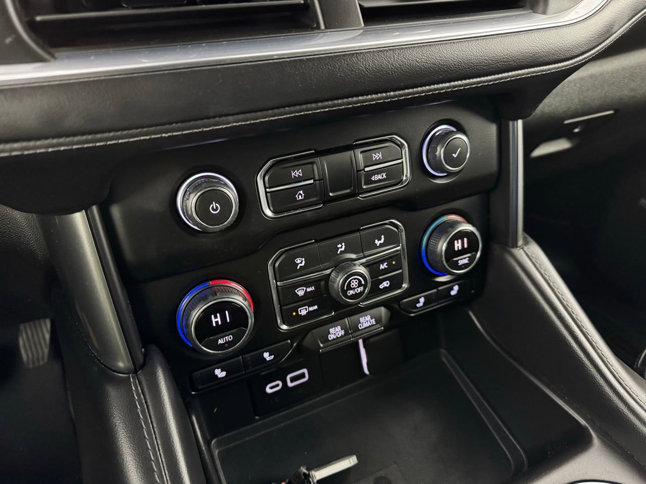 Used 2021 Chevrolet Tahoe Z71 image 17