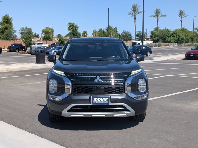 Used 2024 Mitsubishi Outlander SE AWD/4WD image 2