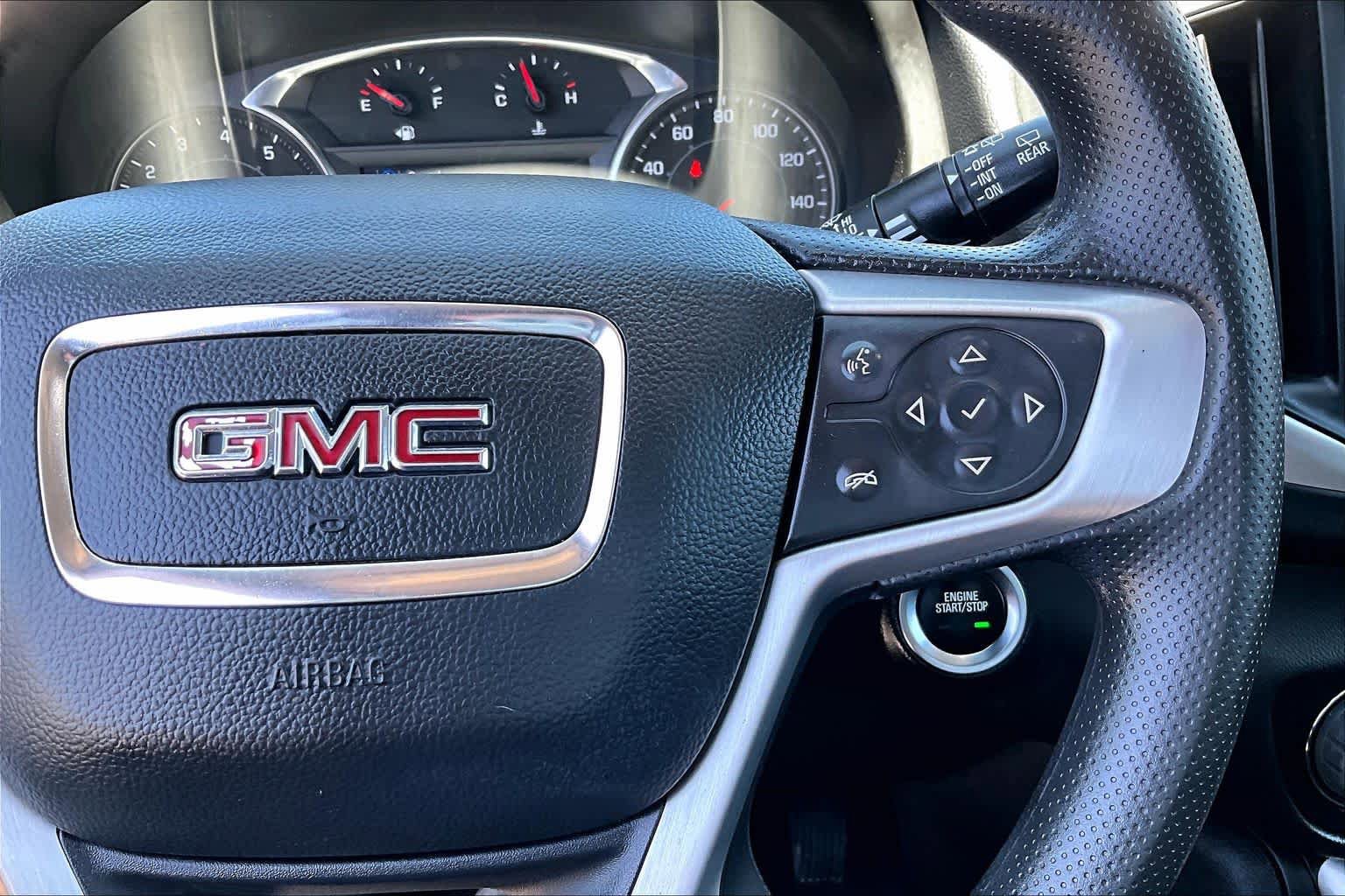Used 2022 GMC Terrain SLE w/ Driver Convenience Package FWD image 23