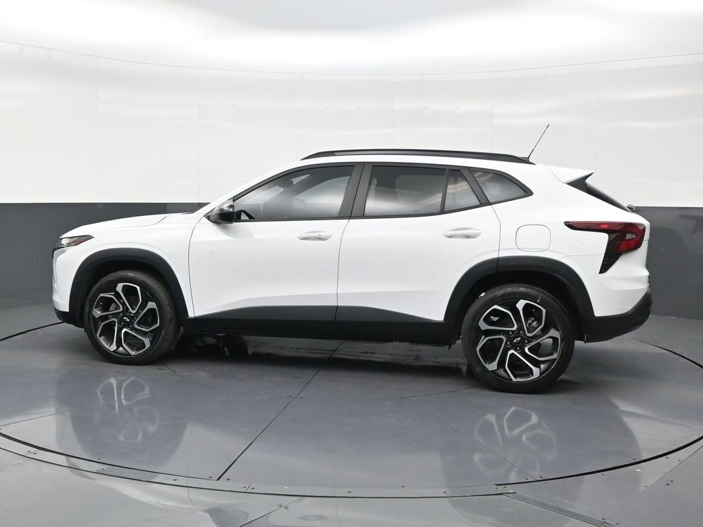 Used 2024 Chevrolet Trax RS image 2