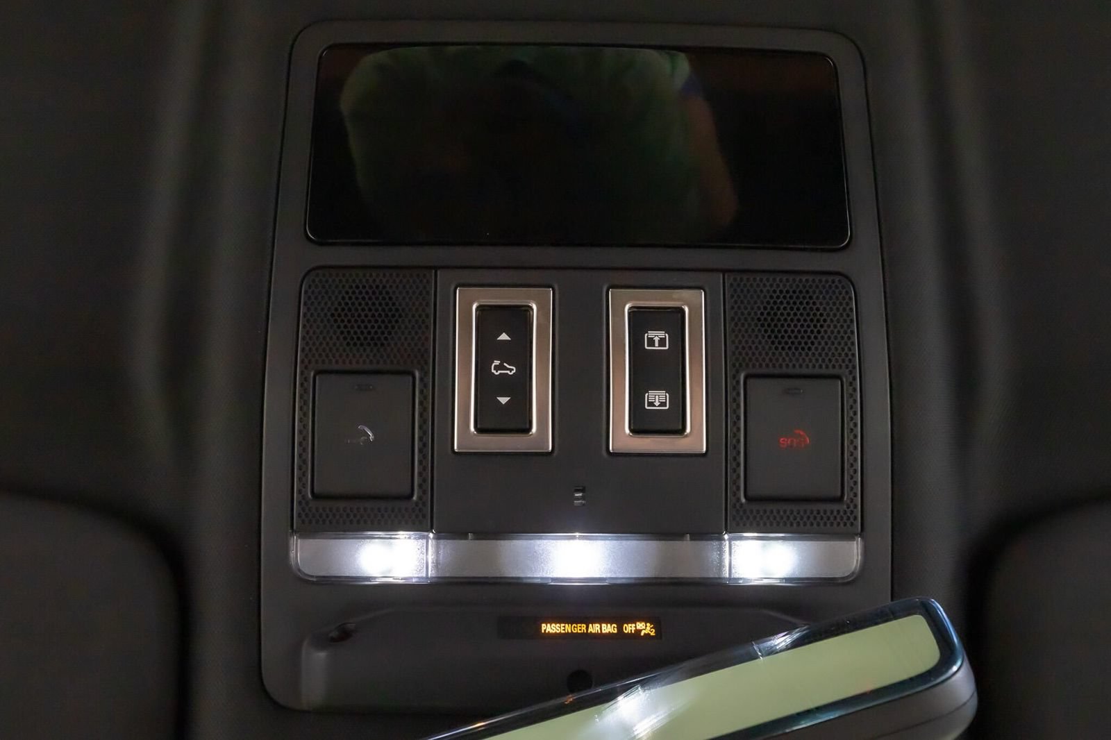 Used 2024 Land Rover Defender 110 X AWD/4WD image 24