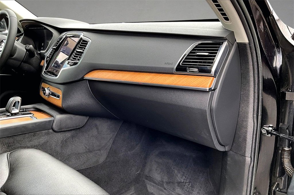 Certified 2023 Volvo XC90 B6 Plus image 26
