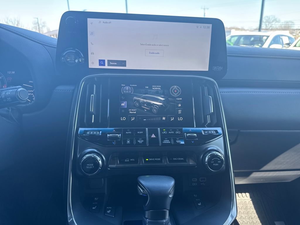 Used 2023 Lexus LX 600 4WD w/ Accessory Package (Z1) image 20