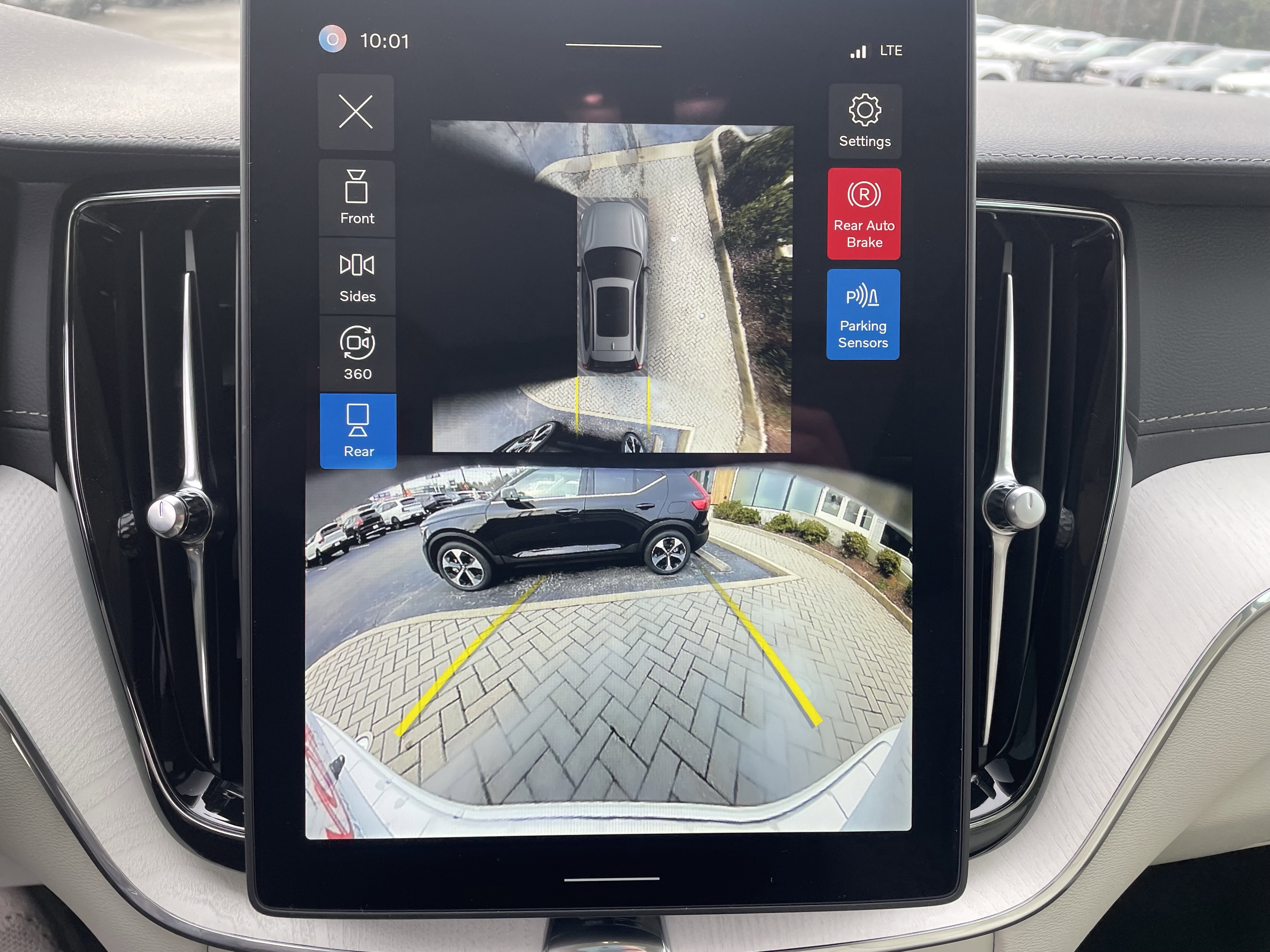 New 2026 Volvo XC60 T8 Ultra w/ Protection Package Premier image 20