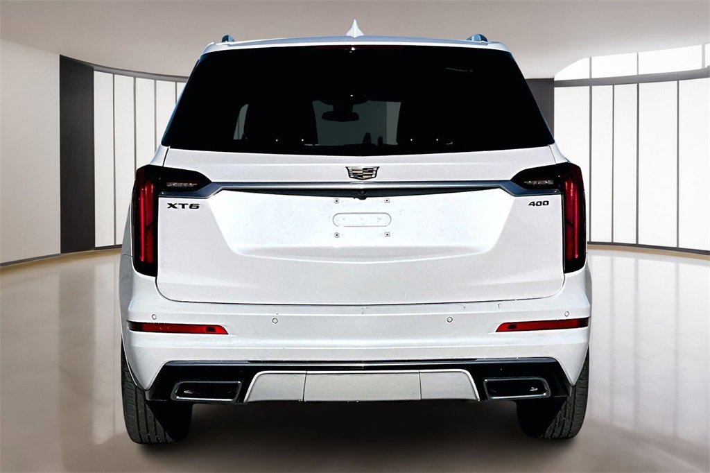 Used 2025 Cadillac XT6 Premium Luxury image 4