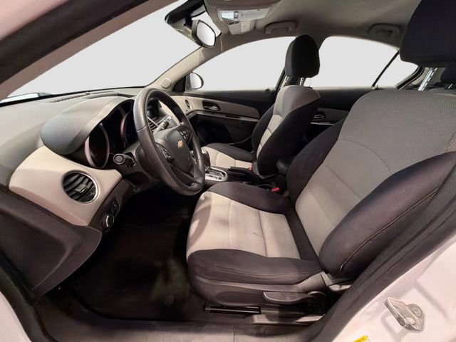 Used 2013 Chevrolet Cruze LS FWD image 16