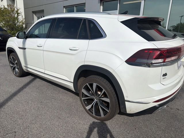 Used 2024 Volkswagen Atlas Cross Sport SEL Premium R-Line AWD/4WD image 16