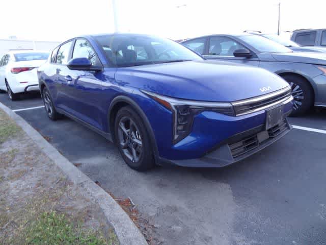 Used 2025 Kia K4 LXS FWD image 3
