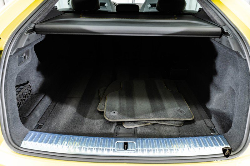 Used 2019 Lamborghini Urus image 13