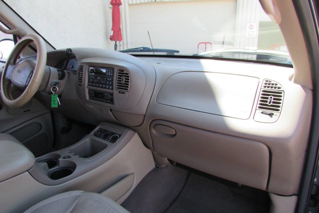 Used 2000 Ford Expedition Eddie Bauer image 32