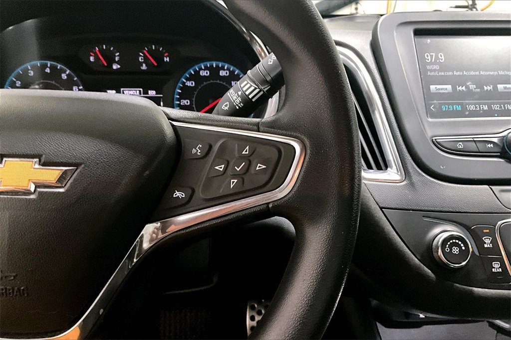 Used 2016 Chevrolet Malibu LT image 12