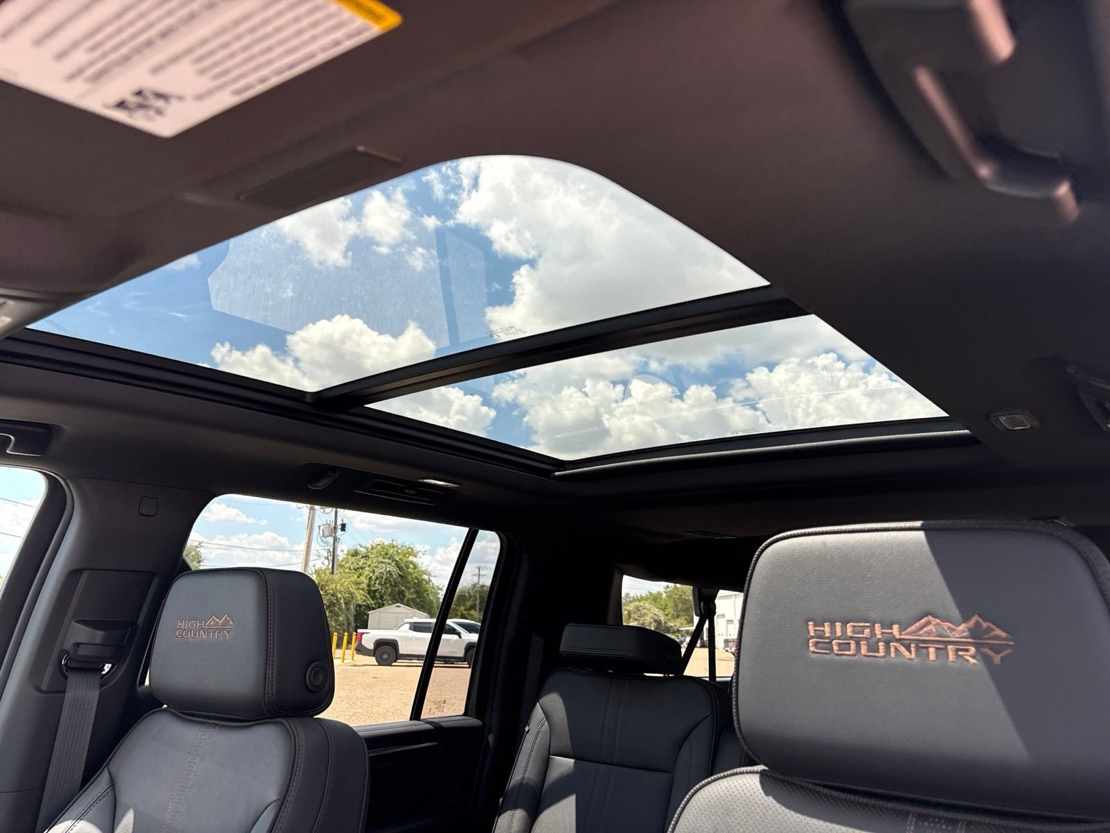 New 2026 Chevrolet Suburban High Country AWD/4WD image 11