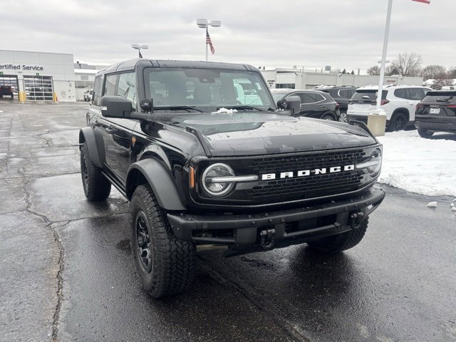 Used 2025 Ford Bronco Badlands image 3