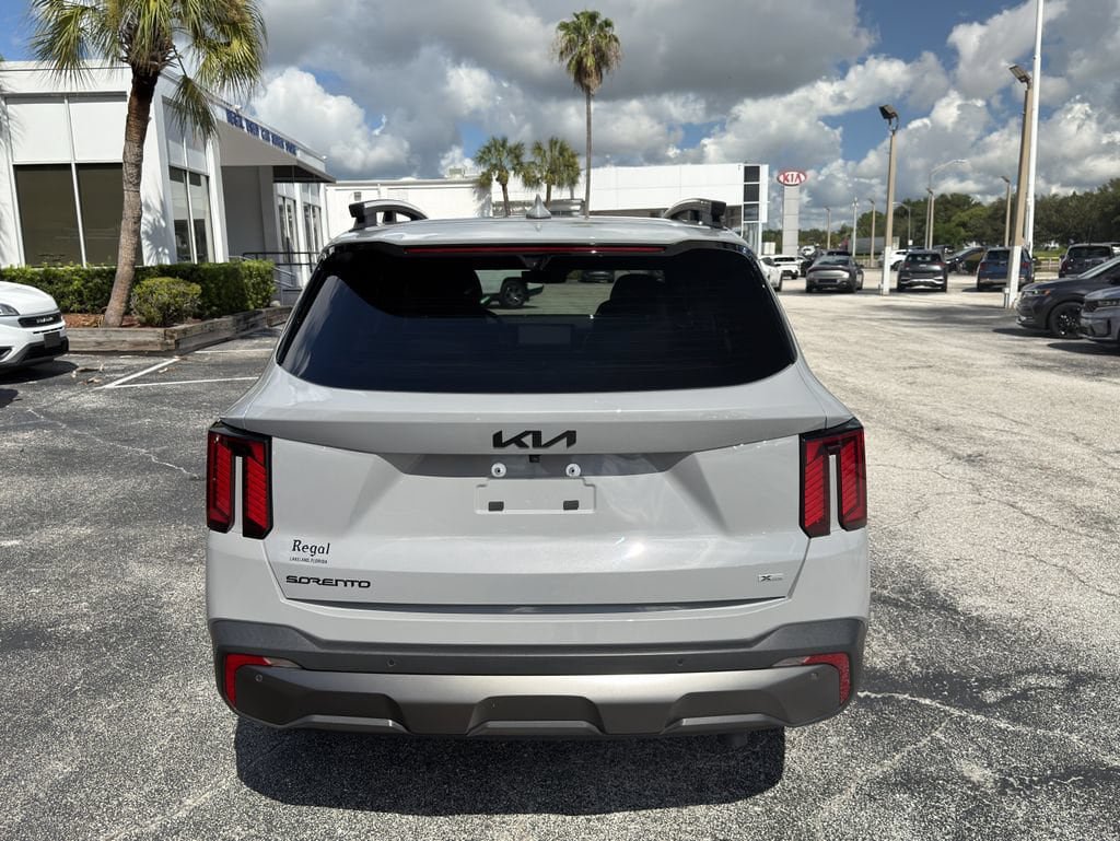 Certified 2025 Kia Sorento SX Prestige AWD/4WD image 6