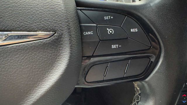 Used 2019 Chrysler 300 S image 30