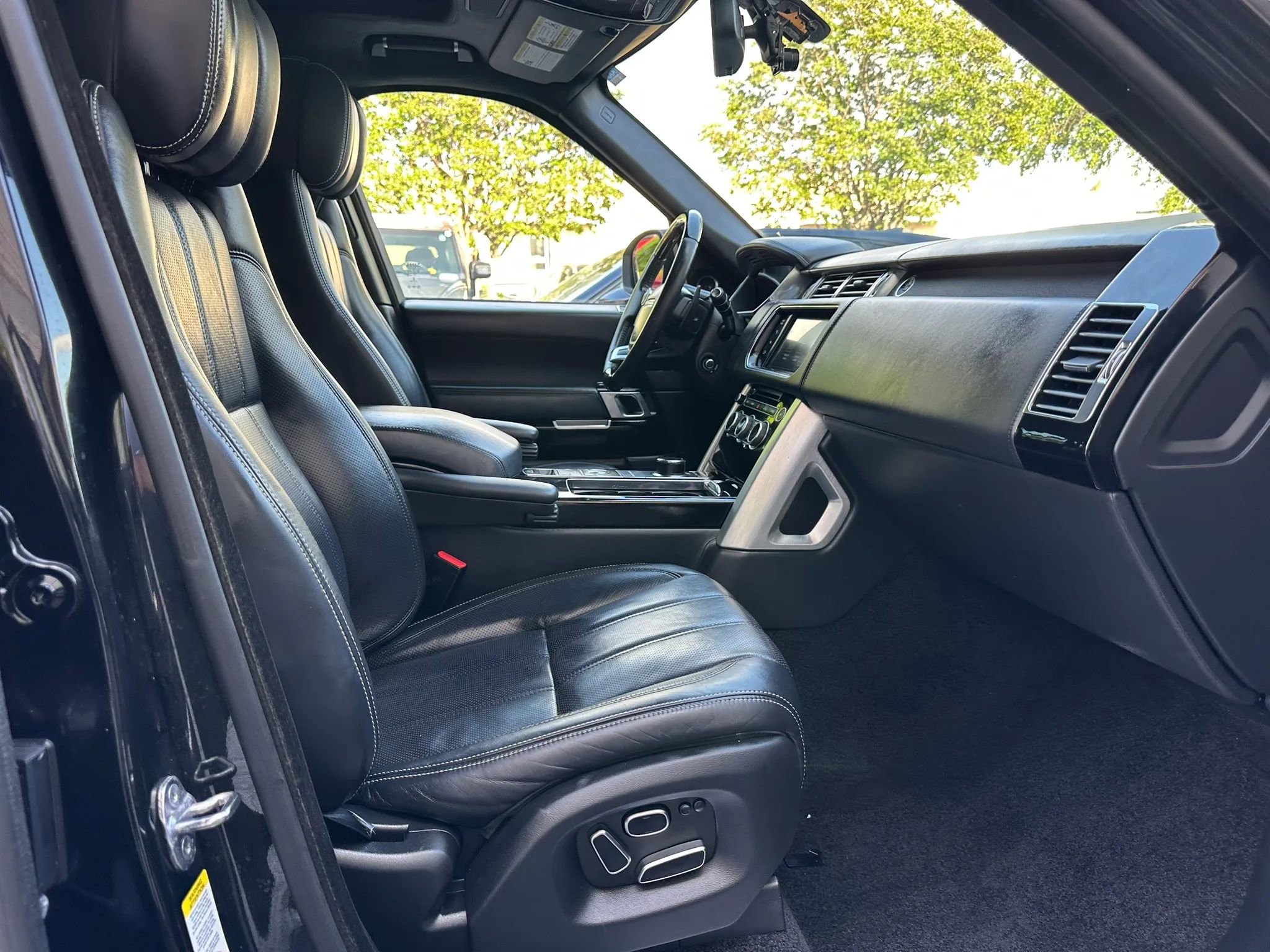 Used 2014 Land Rover Range Rover Autobiography AWD/4WD image 31