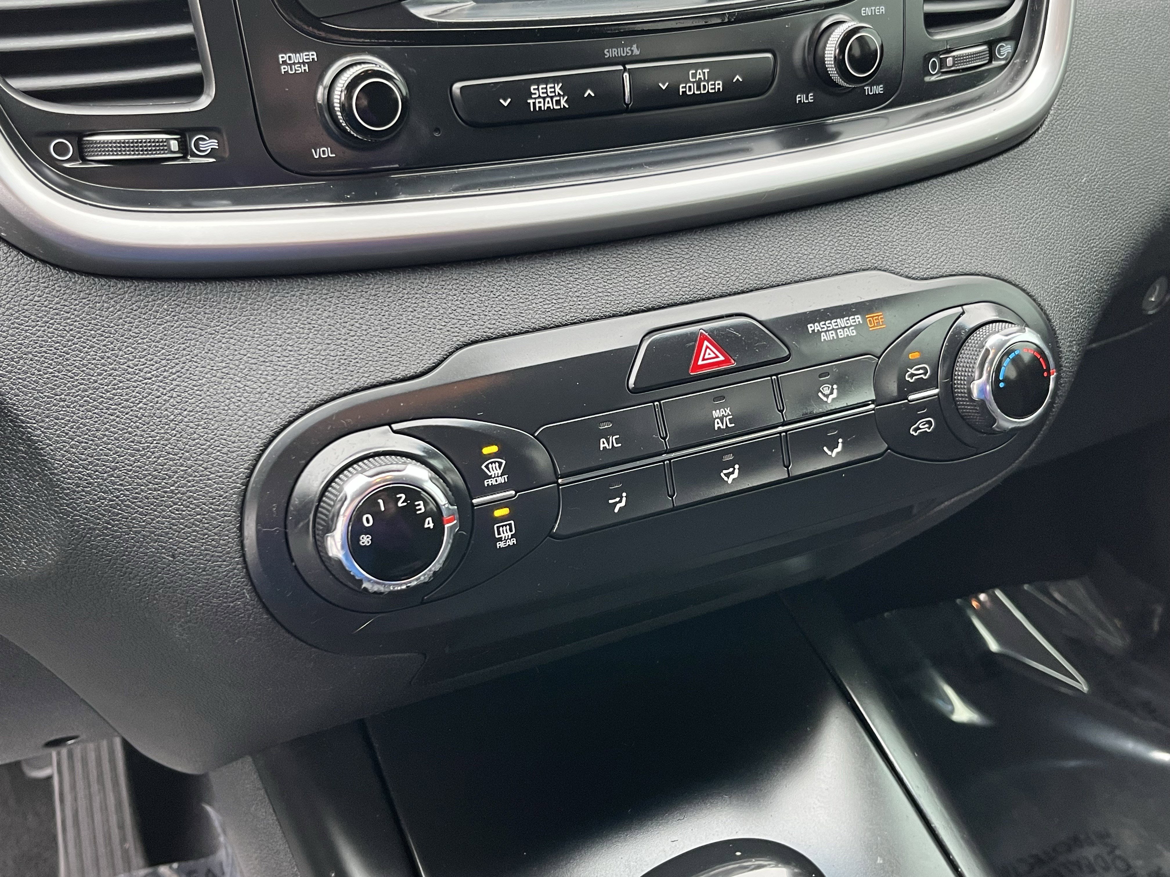 Used 2016 Kia Sorento LX image 19