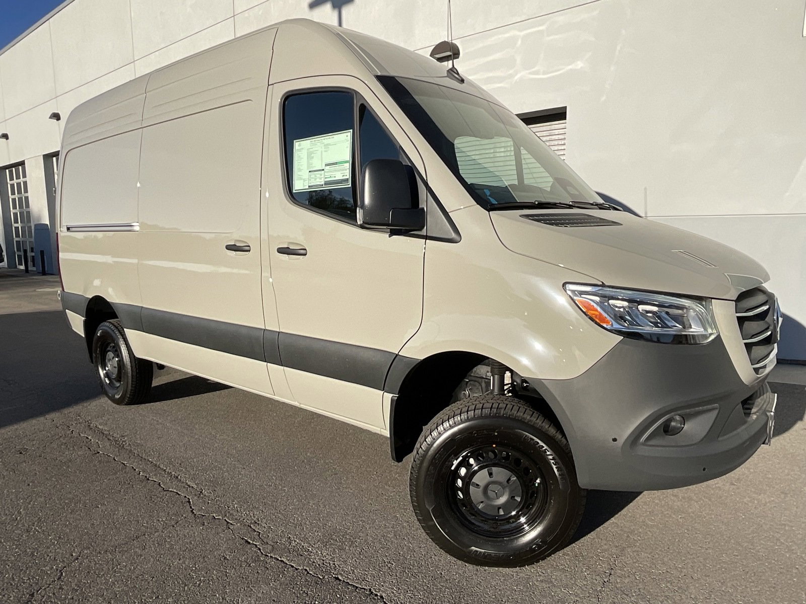 Used 2025 Mercedes-Benz Sprinter 2500 image 2