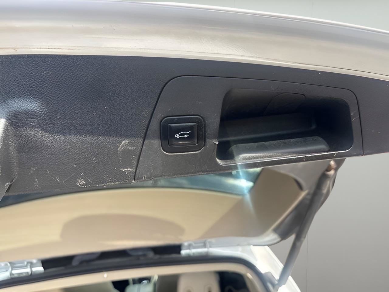 Used 2017 Buick Envision Essence FWD image 7