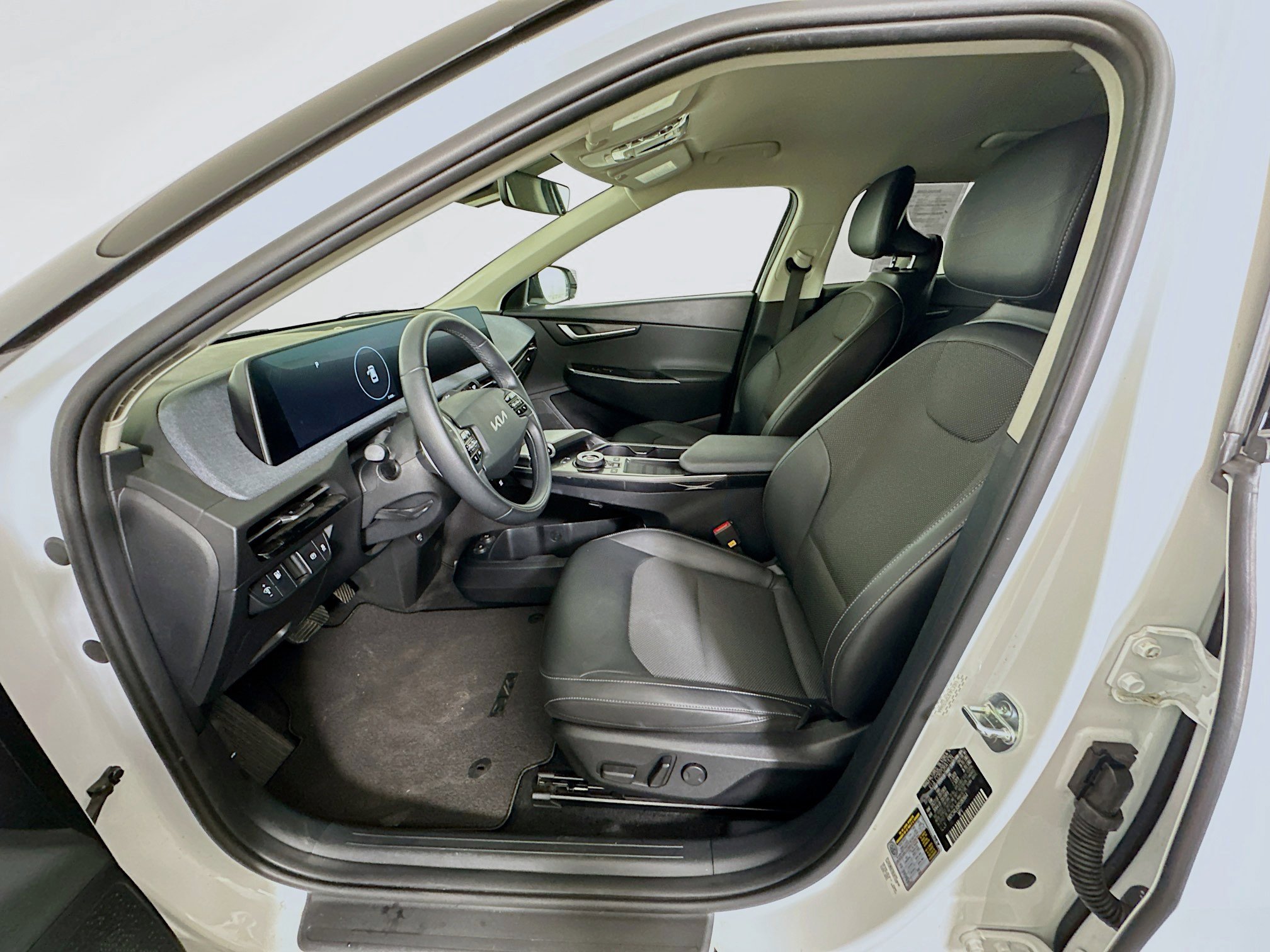Used 2024 Kia EV6 Light RWD image 13