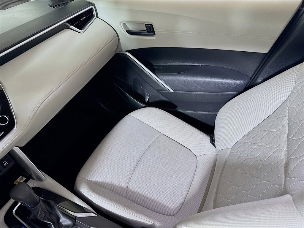 Used 2022 Toyota Corolla Cross LE image 20