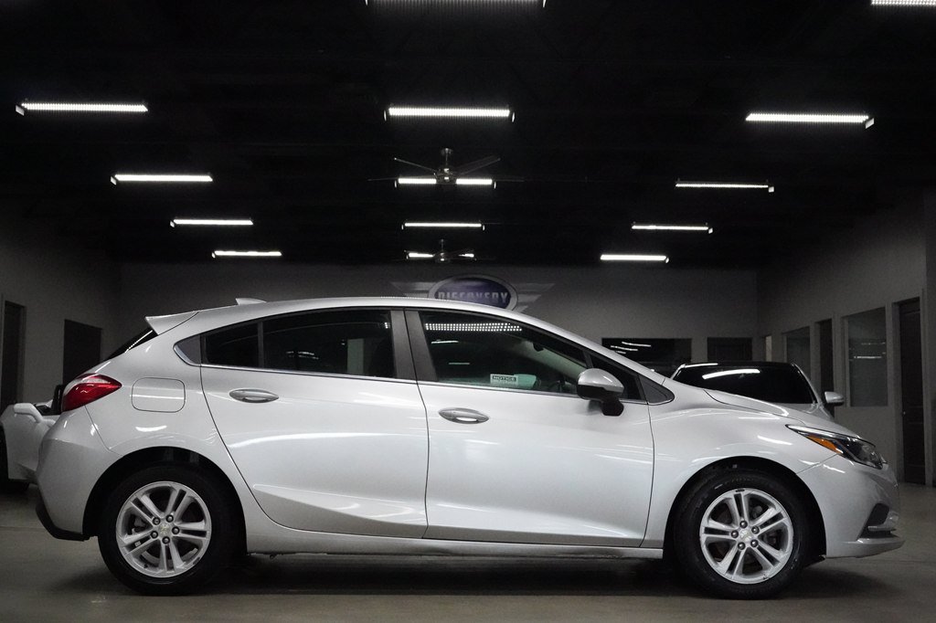 Used 2017 Chevrolet Cruze LT w/ Convenience Package FWD image 6