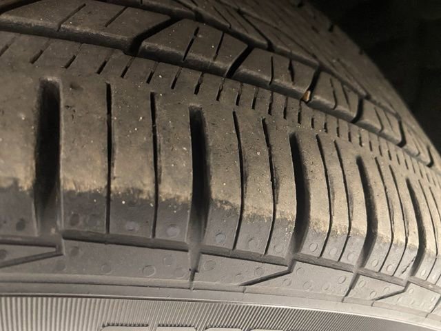 Used 2023 Chevrolet Traverse Premier image 31