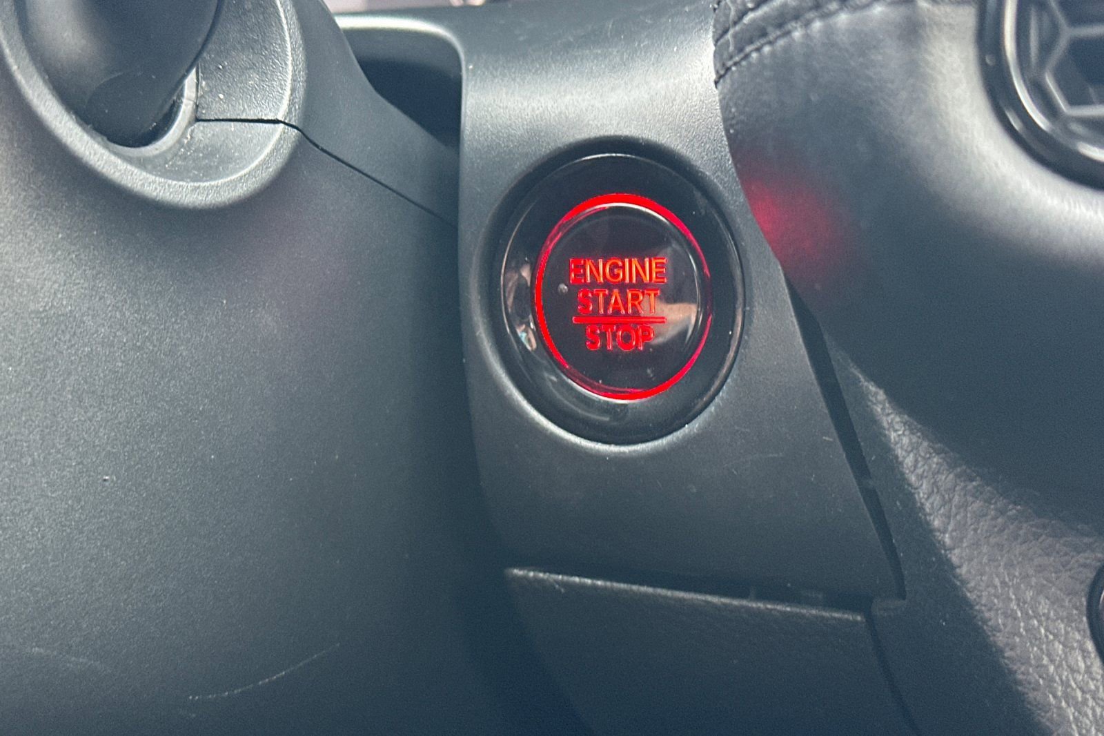 Used 2025 Honda HR-V LX image 25