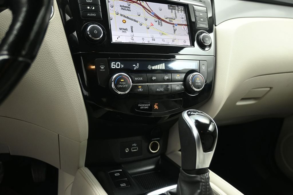 Used 2020 Nissan Rogue Sport SL w/ Premium Package FWD image 16