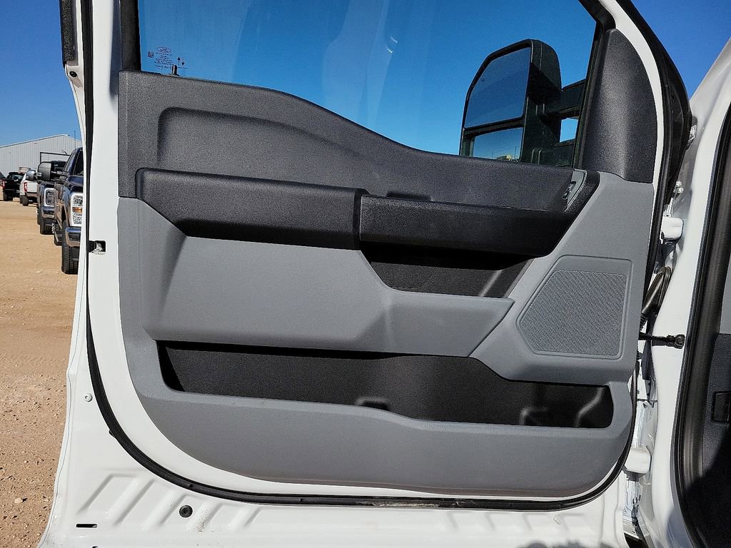 New 2026 Ford F550 4x4 Regular Cab Super Duty image 18