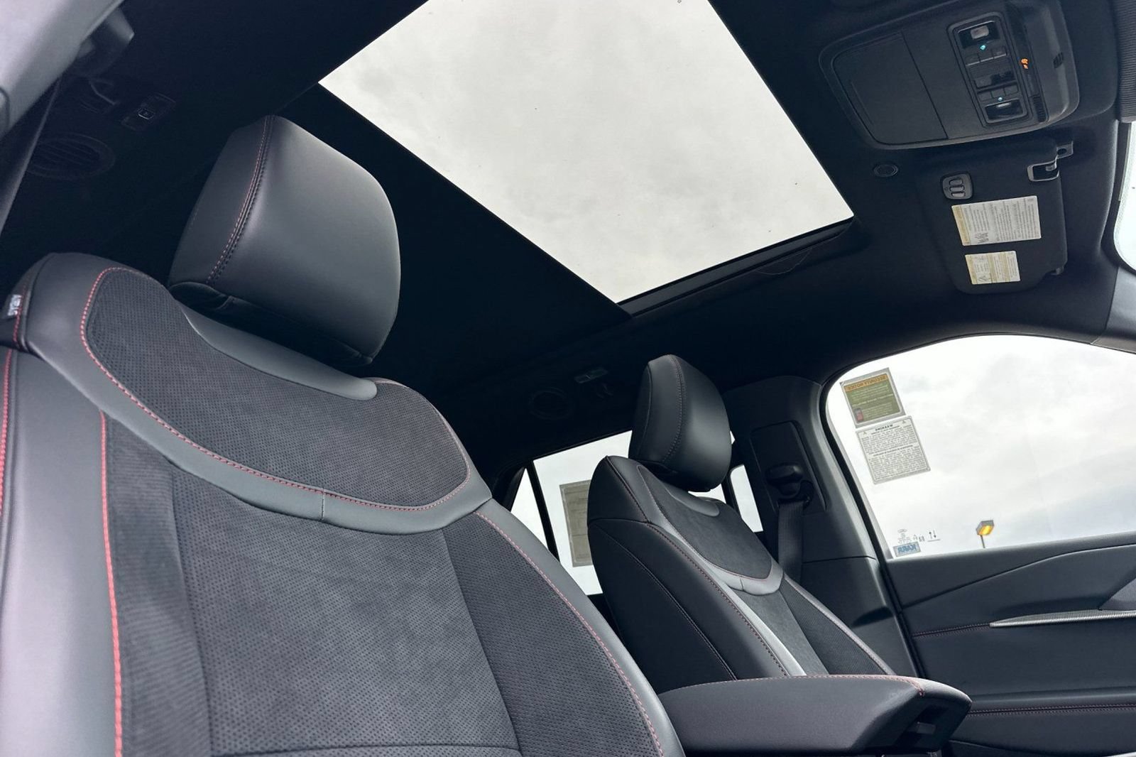 New 2025 Ford Explorer ST-Line w/ Premium Package RWD image 23