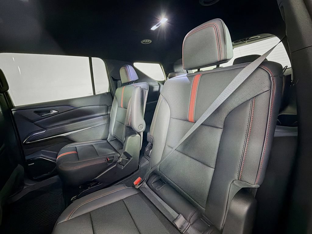 New 2026 Chevrolet Traverse RS w/ LPO, Floor Liner Package AWD/4WD image 18