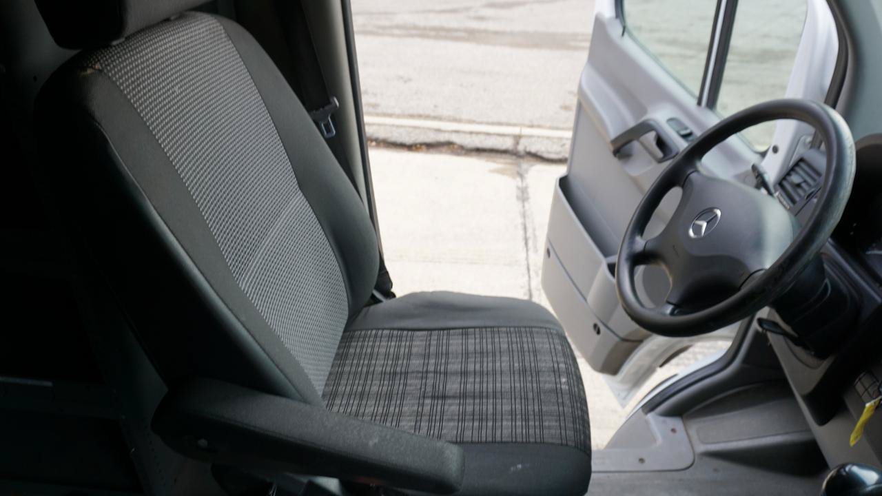 Used 2012 Mercedes-Benz Sprinter 2500 image 18