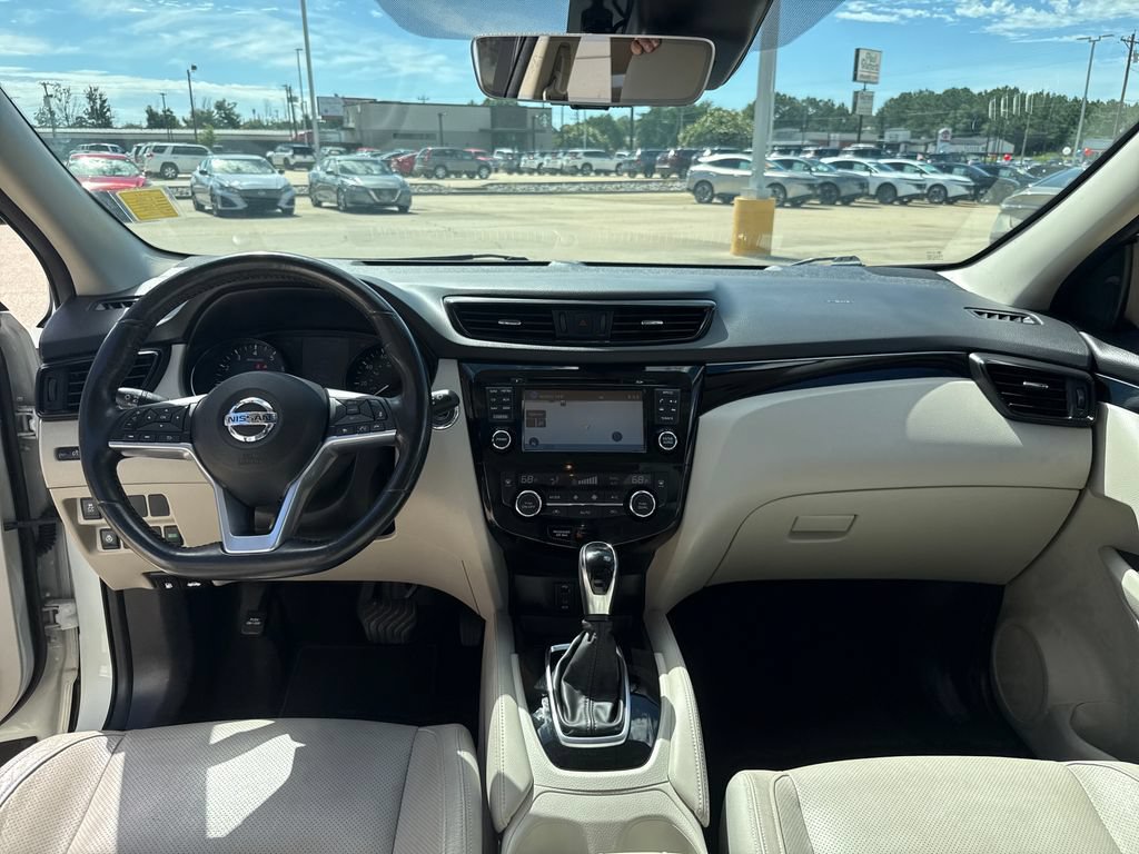 Used 2018 Nissan Rogue Sport SL w/ SL Premium Package FWD image 29