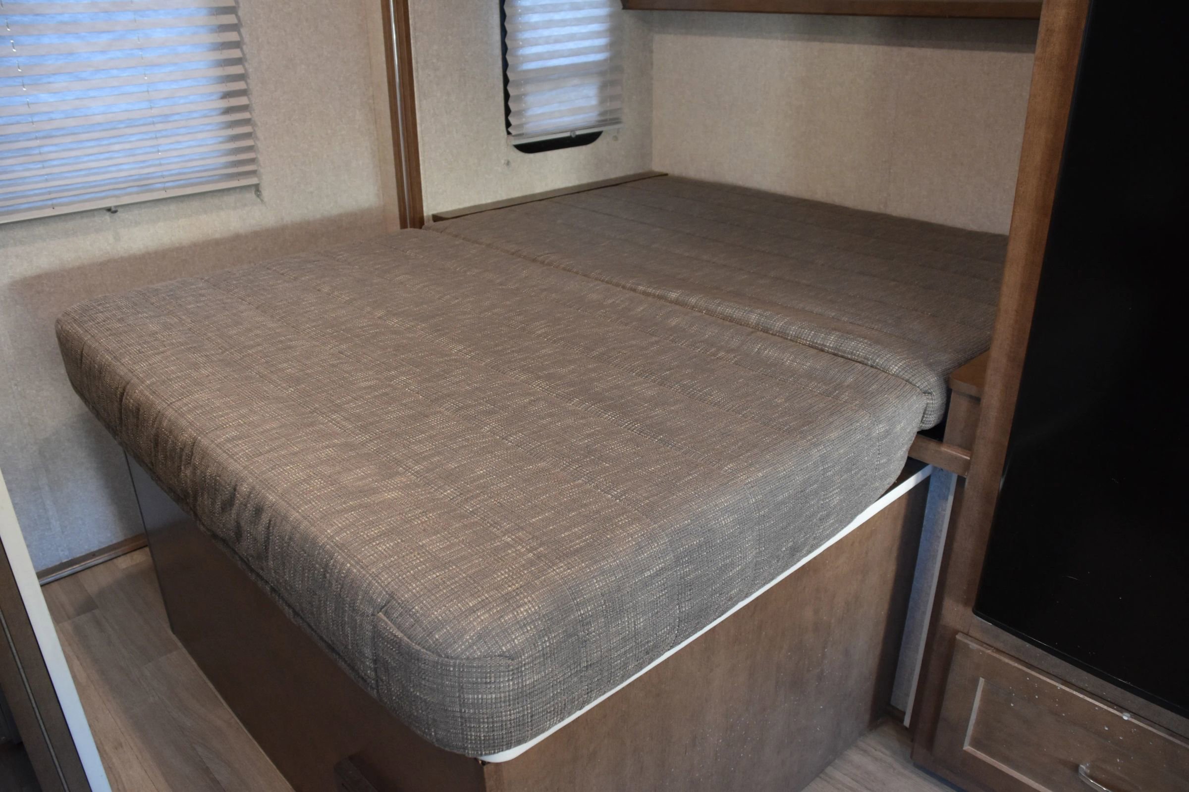 Used 2018 Mercedes-Benz Sprinter 3500 image 20