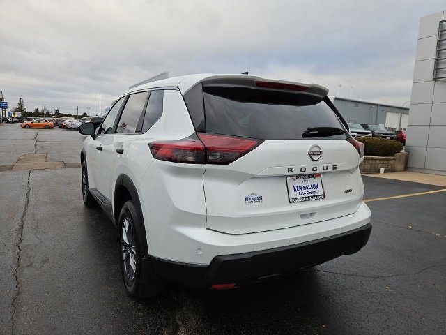 Used 2024 Nissan Rogue S image 3
