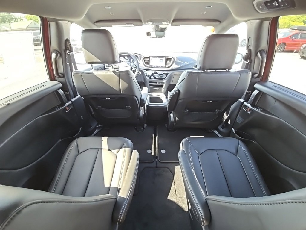New 2026 Chrysler Pacifica Select image 20
